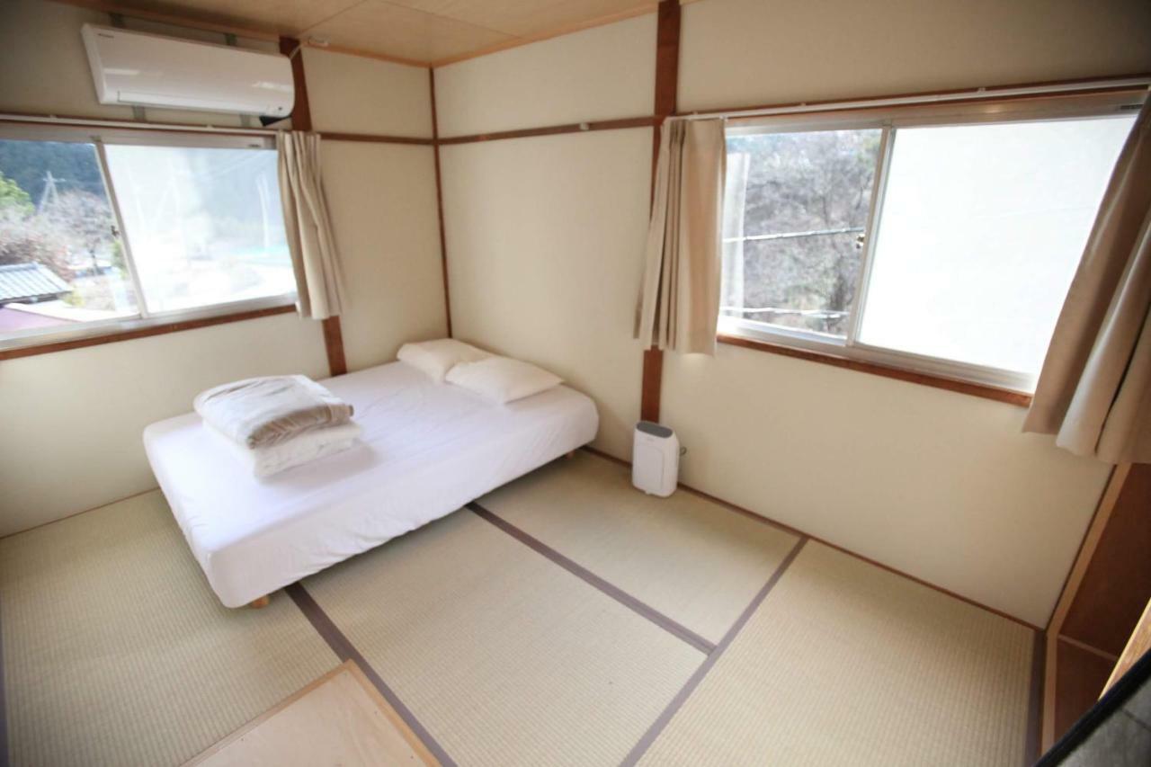 山の中の一棟貸切宿 五番地 Nambu (Yamanashi) Exterior photo